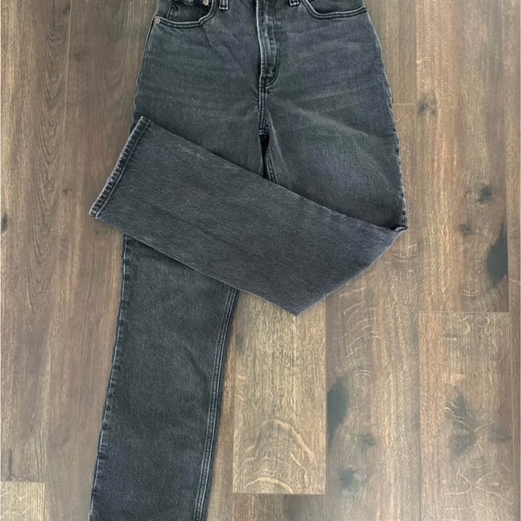 Abercrombie & Fitch Women's Curve Love Ultra High Rise 90s Straight Jean - Picture 1 of 2